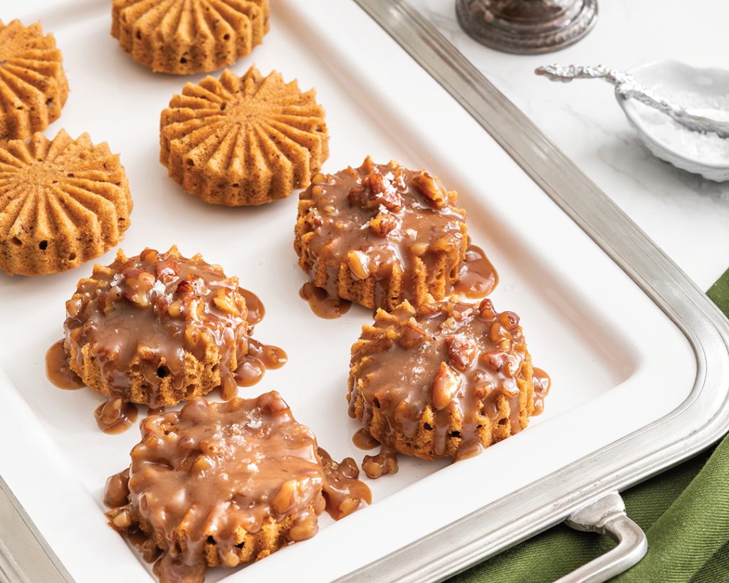 sticky praline mini cakes