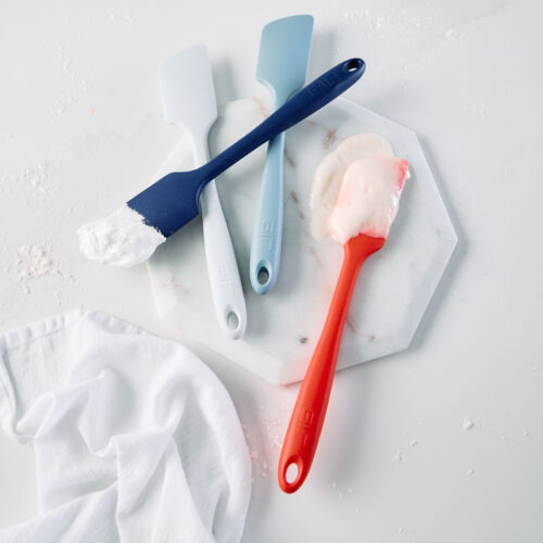 GIR Ultimate Spatula - Louisiana Cookin' This spatula is the ultimate kitchen tool. Lightweight but sturdy, and non-slippery with a comfortable handle. It’s strong enough to dig into stiff cookie dough with ease yet perfectly flexible to scrape bowls and pots clean. Navy, White, Red, Slate Spatula