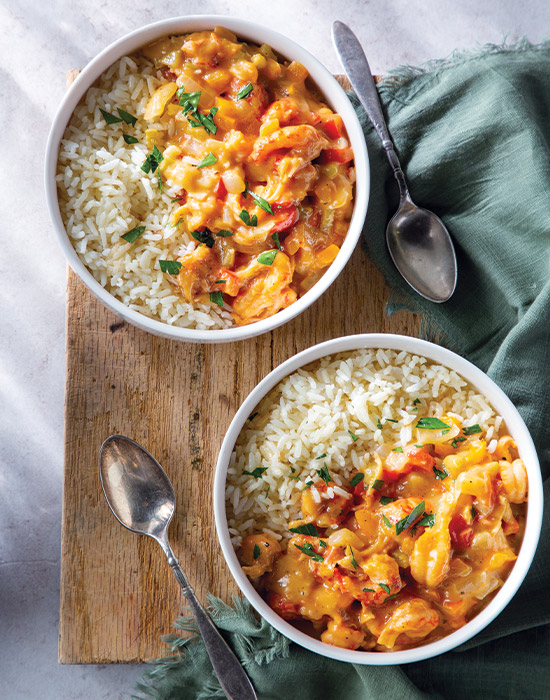 Bursting with rich flavors and tender crawfish tails smothered in a velvety sauce, our Crawfish Étouffée takes you to the heart of Louisiana.