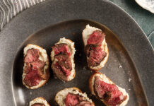 Garlic Butter Steak Bites with Garlic and Herbs Cheese Garlic Butter Steak Bites with Garlic and Herbs Cheese